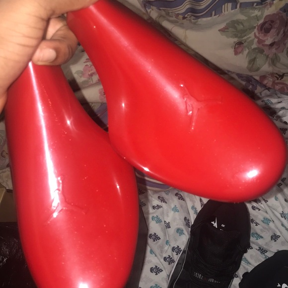 Air Jordan Playoff/Bred 11’s - Picture 4 of 7